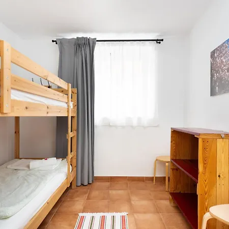 Hébergement de vacances Tenohomes Rustic House With Terrace & Nature Views